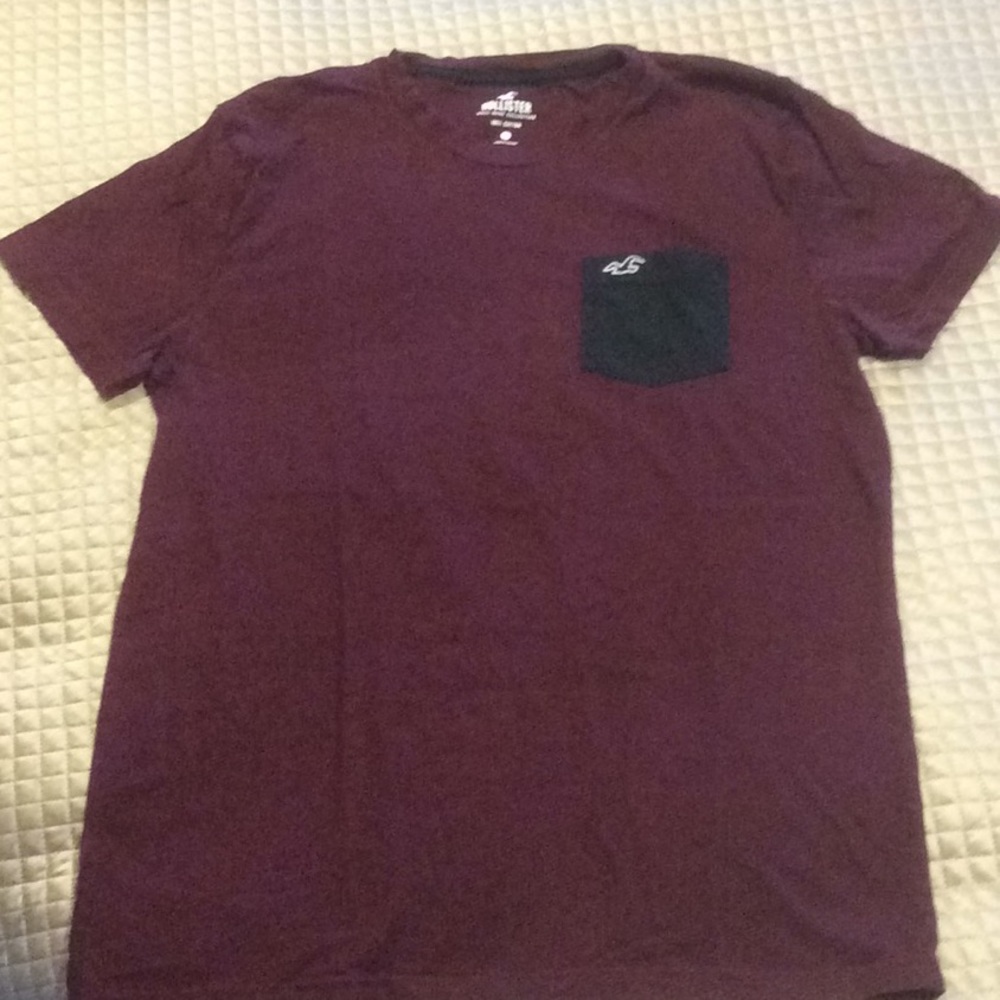 Hollister tee